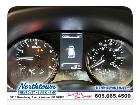 Used 2017 Nissan Rogue SV w/ SV Premium Package AWD/4WD image 16