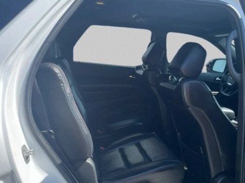 Used 2022 Dodge Durango R/T w/ Blacktop Package AWD/4WD image 18