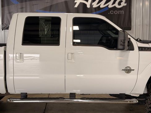 Used 2015 Ford F250 Lariat w/ Lariat Interior Package AWD/4WD image 9