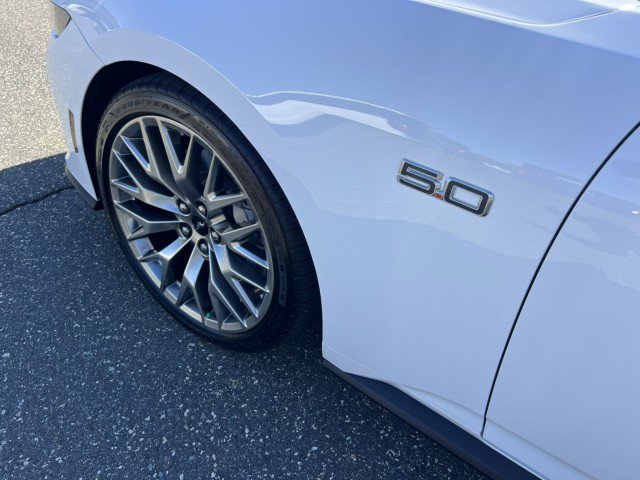 Used 2025 Ford Mustang GT Premium RWD image 33