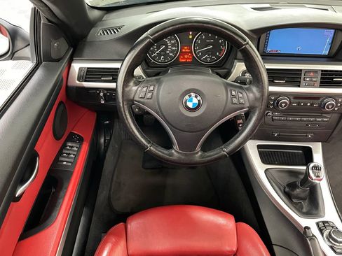 Used 2009 BMW 335i Convertible image 19