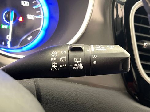 Used 2025 Chrysler Pacifica Select FWD image 54