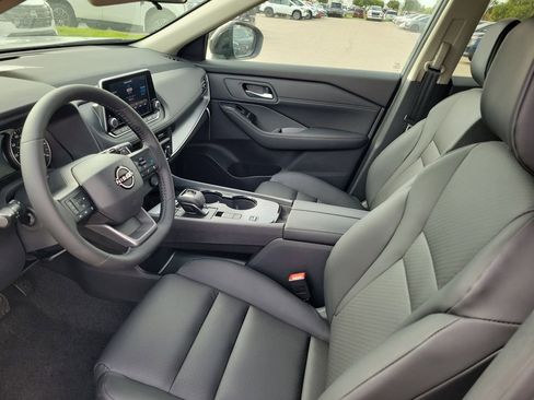 New 2026 Nissan Rogue SV FWD image 9