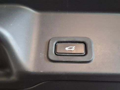 Used 2020 Land Rover Range Rover Evoque SE AWD/4WD image 8