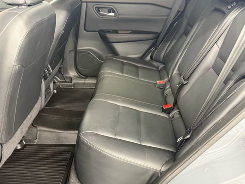 Used 2023 Nissan Rogue SL w/ SL Premium Package image 38