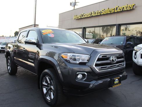 Used 2017 Toyota Tacoma Limited image 8