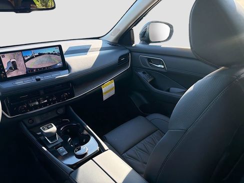 New 2026 Nissan Rogue Platinum image 25