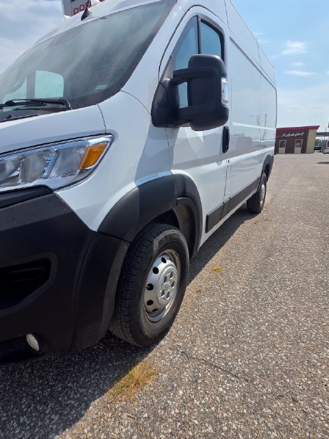 Used 2024 RAM ProMaster 2500 w/ Convenience Group FWD image 3