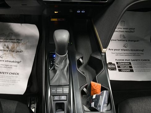 Used 2025 Toyota Camry LE image 16