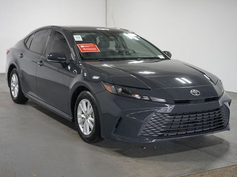 Certified 2025 Toyota Camry LE w/ Convenience Package image 3