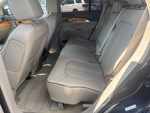 Used 2013 Lincoln MKX FWD image 16