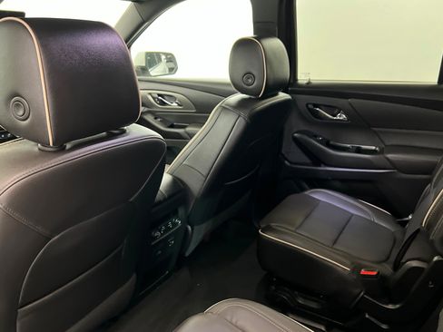 Used 2023 Chevrolet Traverse Premier AWD/4WD image 19