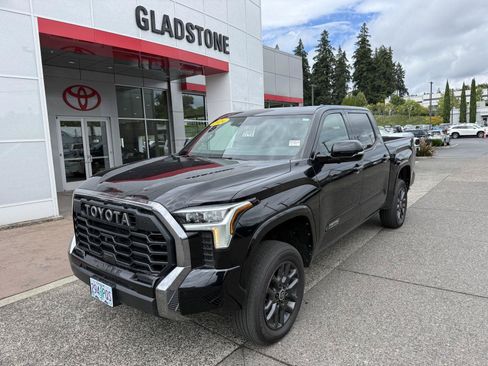 Used 2024 Toyota Tundra Platinum AWD/4WD image 1