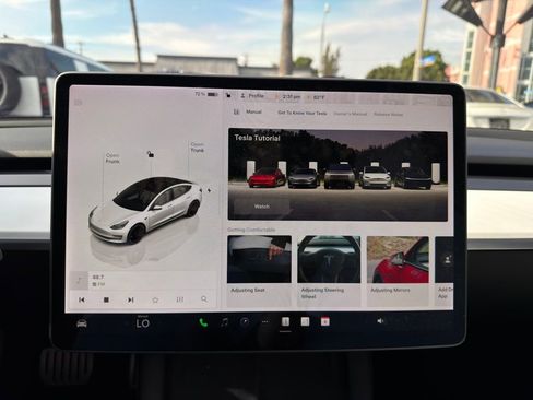 Used 2022 Tesla Model 3 Performance image 23