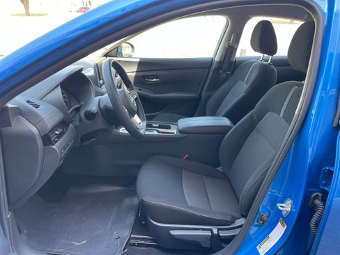 Used 2025 Nissan Sentra SV FWD image 24