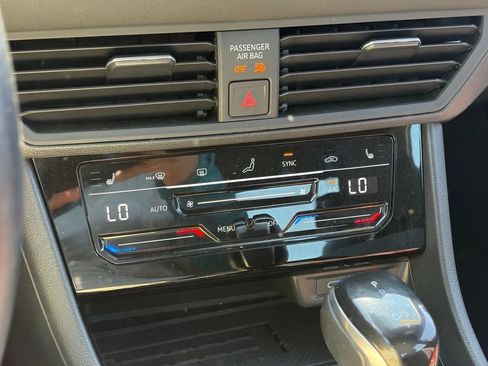 Used 2025 Volkswagen Jetta Sport FWD image 9