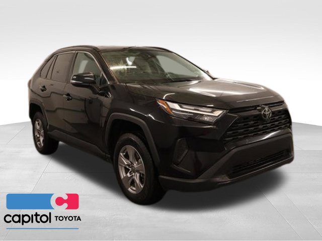 Used 2025 Toyota RAV4 XLE AWD/4WD image 1