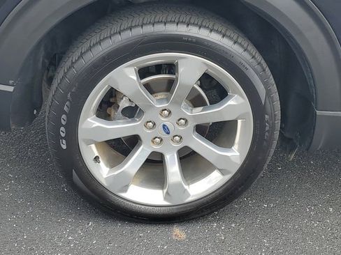 Used 2020 Ford Explorer Platinum w/ Premium Technology Package image 7