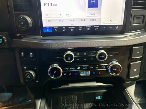 Used 2023 Ford F350 Platinum w/ Tremor Off-Road Package AWD/4WD image 17