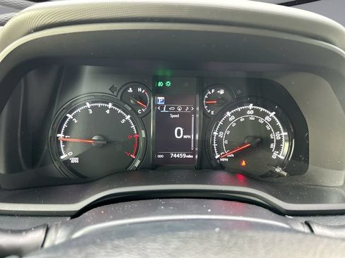 Used 2023 Toyota 4Runner SR5 Premium w/ Moonroof Package RWD image 22