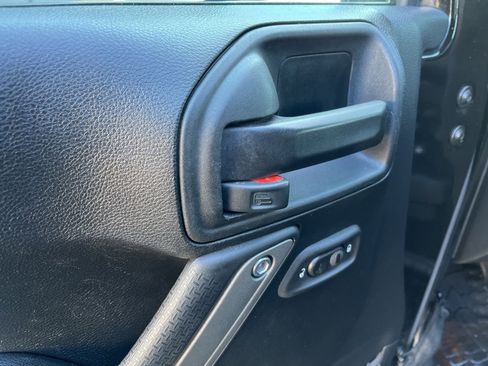 Used 2017 Jeep Wrangler Unlimited Sport image 23