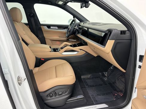 Certified 2026 Porsche Cayenne AWD/4WD image 27