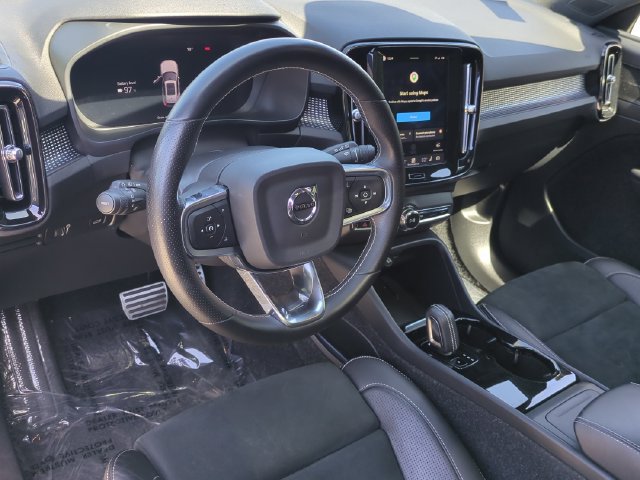 Used 2021 Volvo XC40 P8 Recharge w/ Advanced Package AWD/4WD image 12