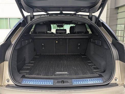 New 2026 Land Rover Range Rover Velar Dynamic SE image 12