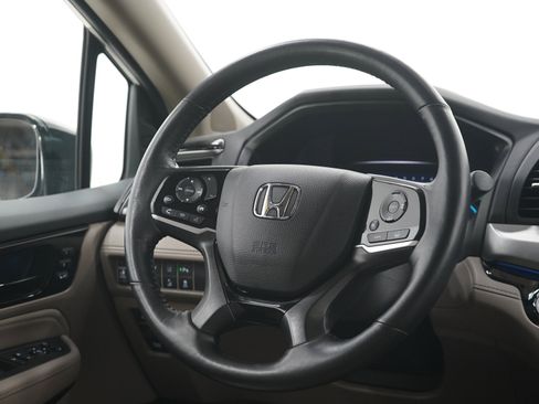Used 2018 Honda Odyssey Elite image 16