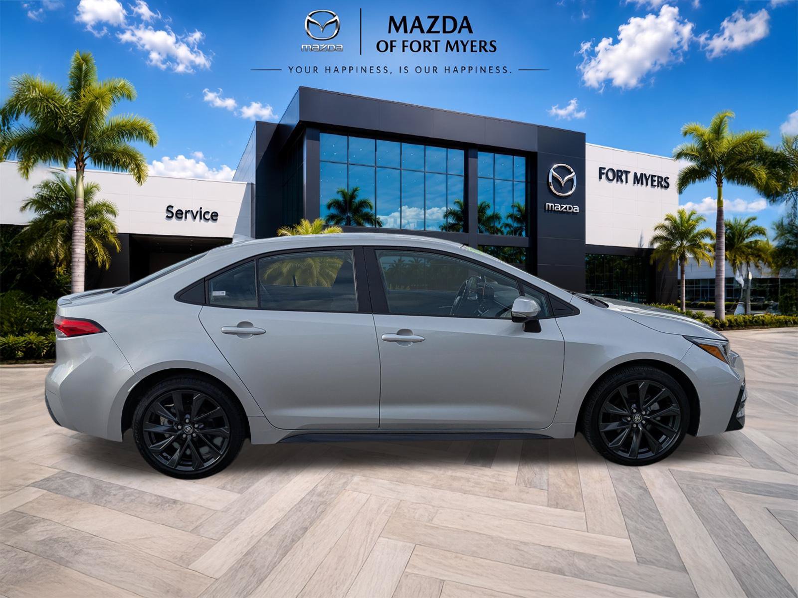 Used 2025 Toyota Corolla SE FWD image 3
