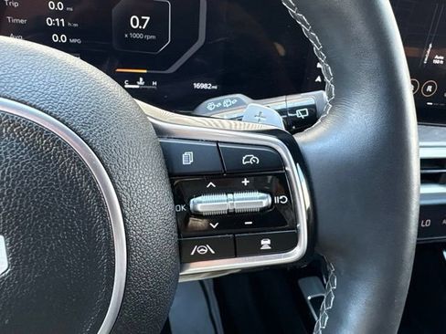 Certified 2025 Kia Sorento SX Prestige AWD/4WD image 22