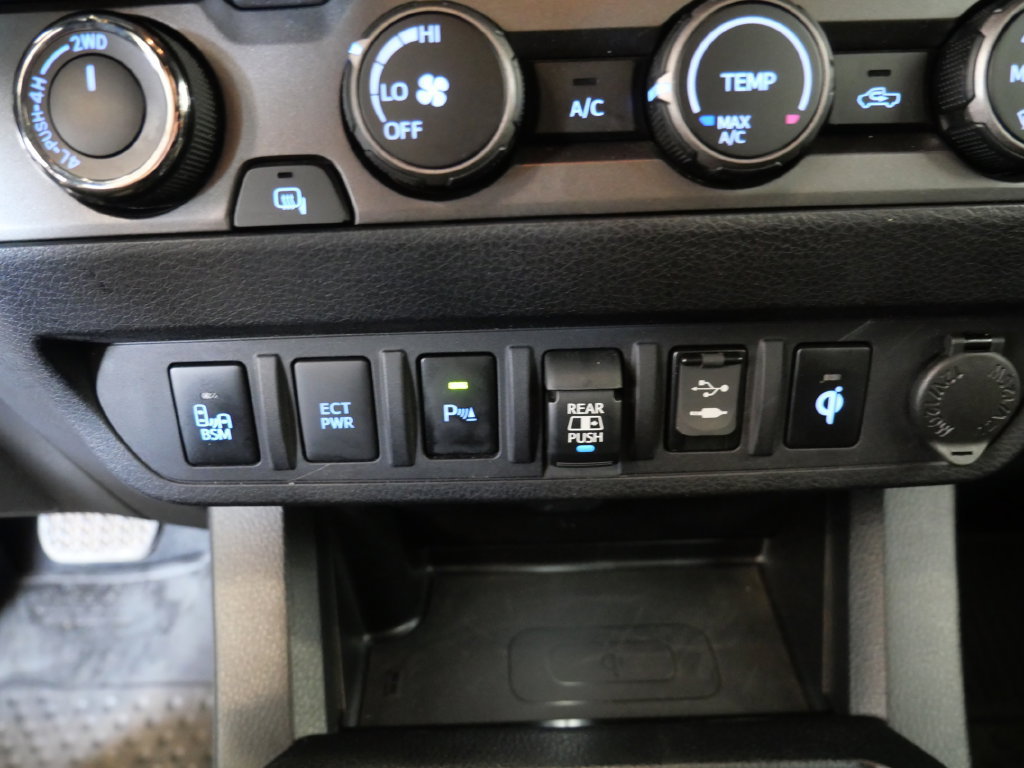 Used 2019 Toyota Tacoma TRD Sport w/ Technology Package AWD/4WD image 30