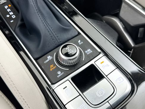 Certified 2024 Kia Telluride SX Prestige AWD/4WD image 11