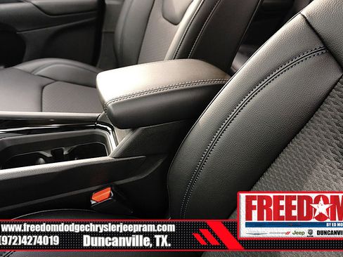 New 2026 Jeep Compass Latitude image 36