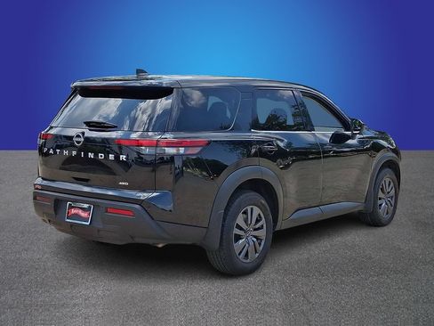 Used 2024 Nissan Pathfinder S AWD/4WD image 4