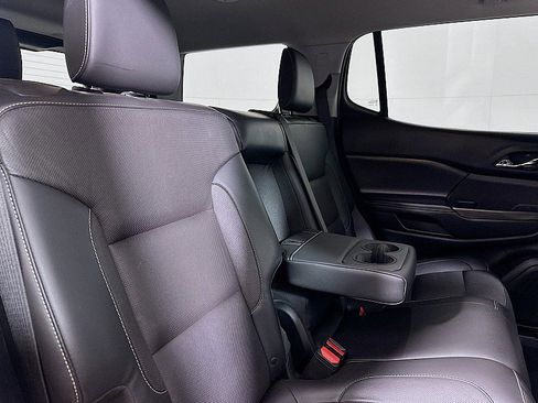 Used 2017 GMC Acadia SLT image 27