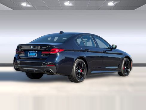 Used 2023 BMW 530e w/ Executive Package image 8