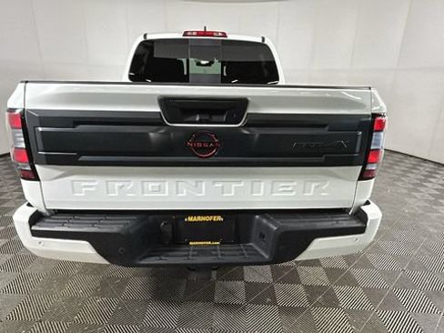 Used 2025 Nissan Frontier PRO-4X AWD/4WD image 3