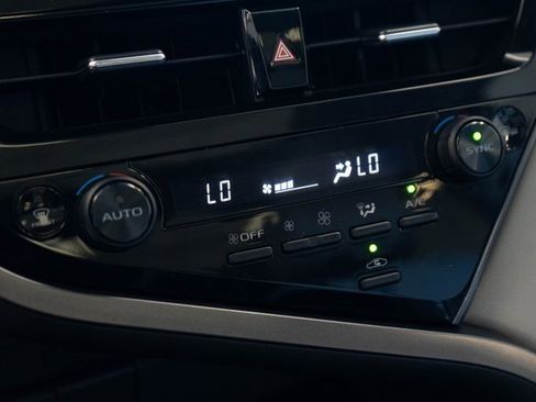 Used 2023 Toyota Camry XLE image 22