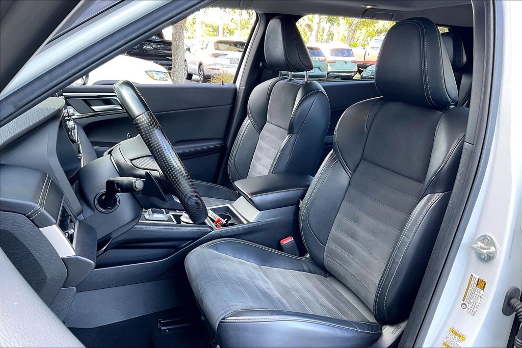 Used 2022 Mitsubishi Outlander SE FWD image 3