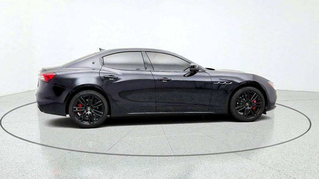 Used 2023 Maserati Ghibli Modena Q4 AWD/4WD image 4