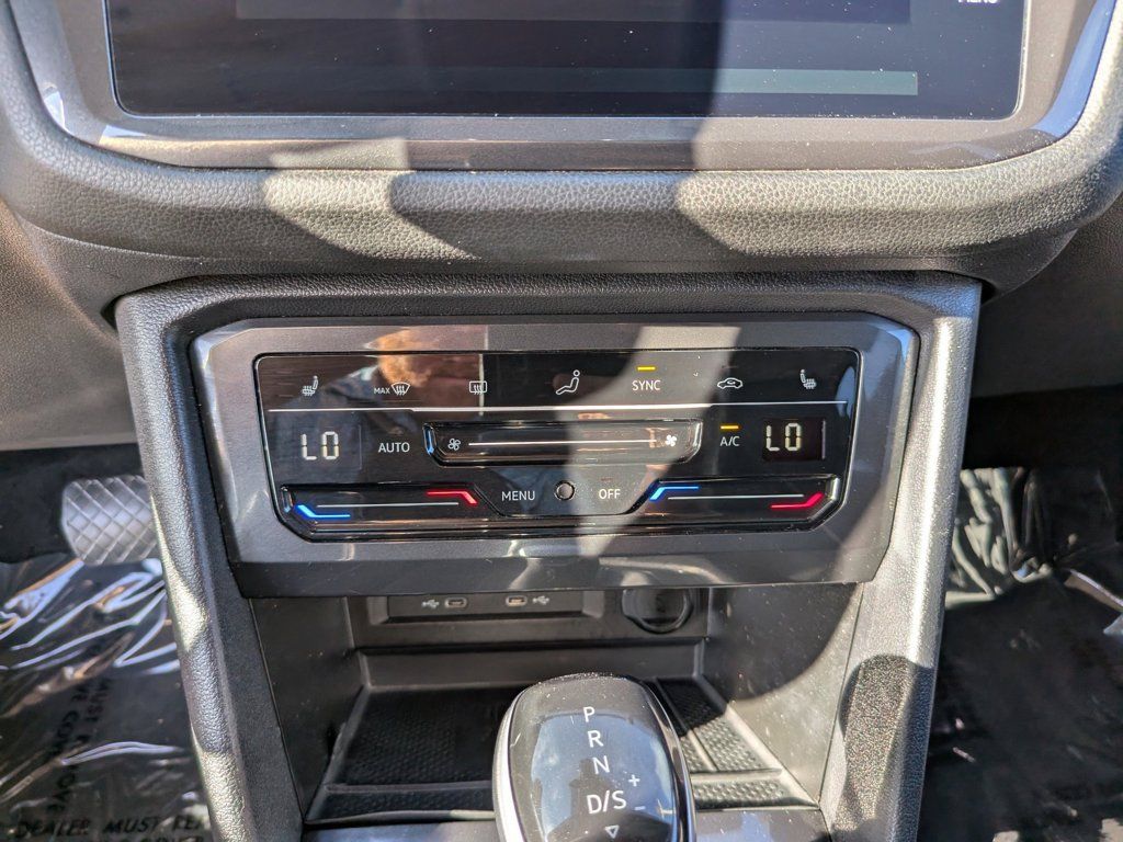 Certified 2023 Volkswagen Tiguan SE FWD image 20