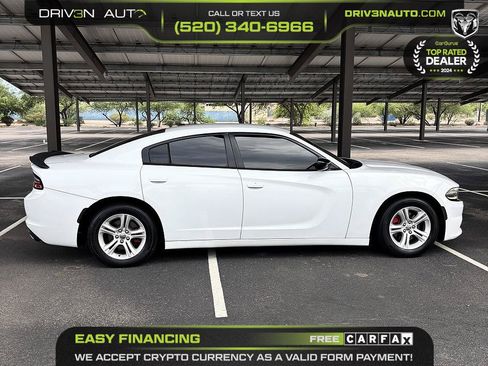 Used 2017 Dodge Charger SE w/ Blacktop Package RWD image 8