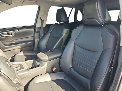 Used 2023 Toyota RAV4 XLE Premium FWD image 15