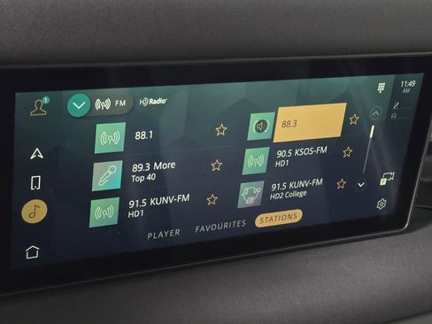 Used 2023 Land Rover Defender 110 SE image 29