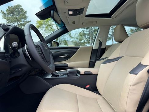 Used 2020 Lexus ES 350 w/ Accessory Package 2 image 10