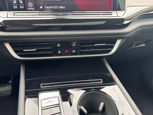Certified 2025 Volkswagen Atlas SEL AWD/4WD image 19