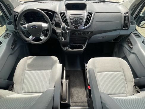 Used 2019 Ford Transit 150 XLT image 12