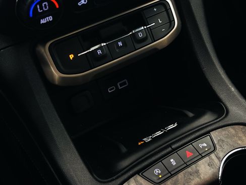 Used 2020 GMC Acadia Denali w/ Technology Package AWD/4WD image 61
