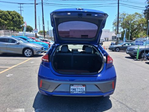 Used 2020 Hyundai Ioniq SE FWD image 8